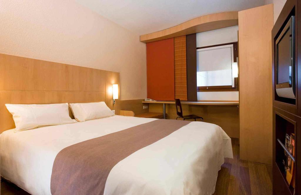 Hotel Ibis Basel Bahnhof Camera foto