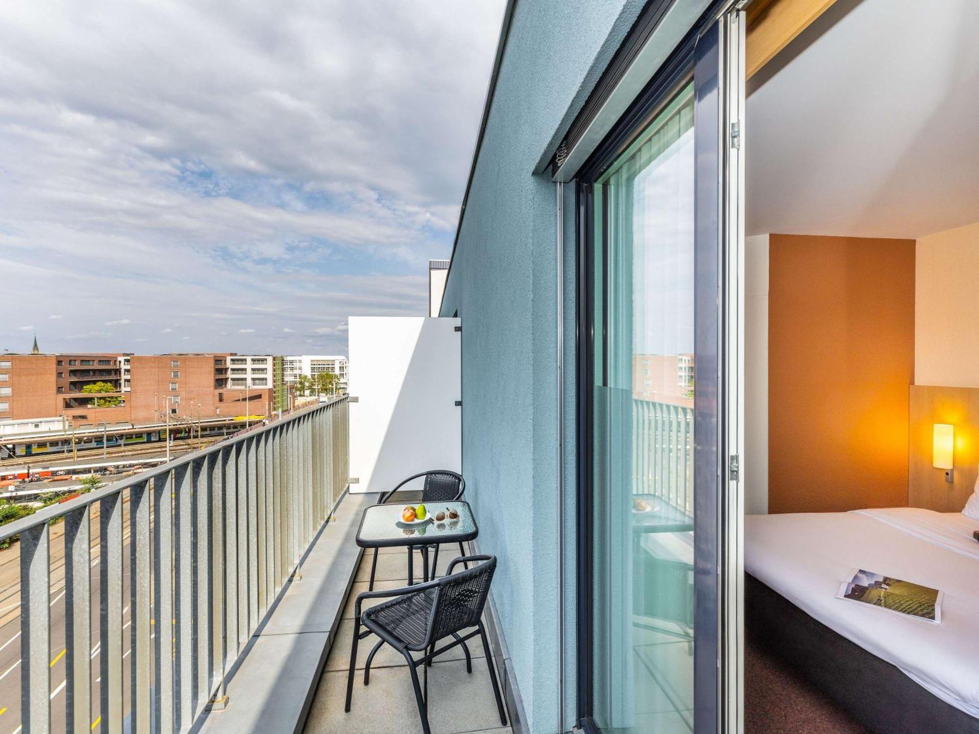 Hotel Ibis Basel Bahnhof Esterno foto