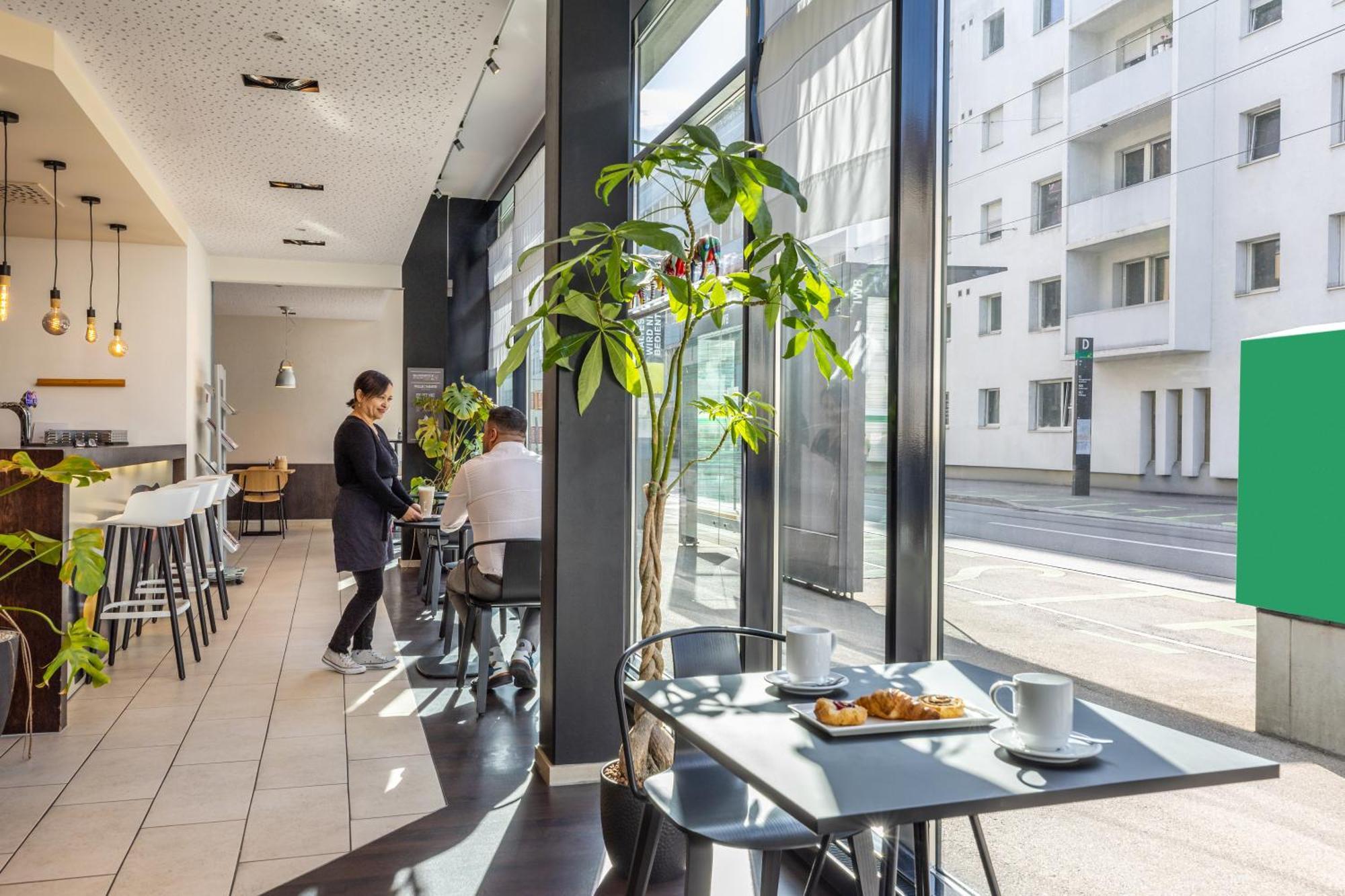 Hotel Ibis Basel Bahnhof Esterno foto