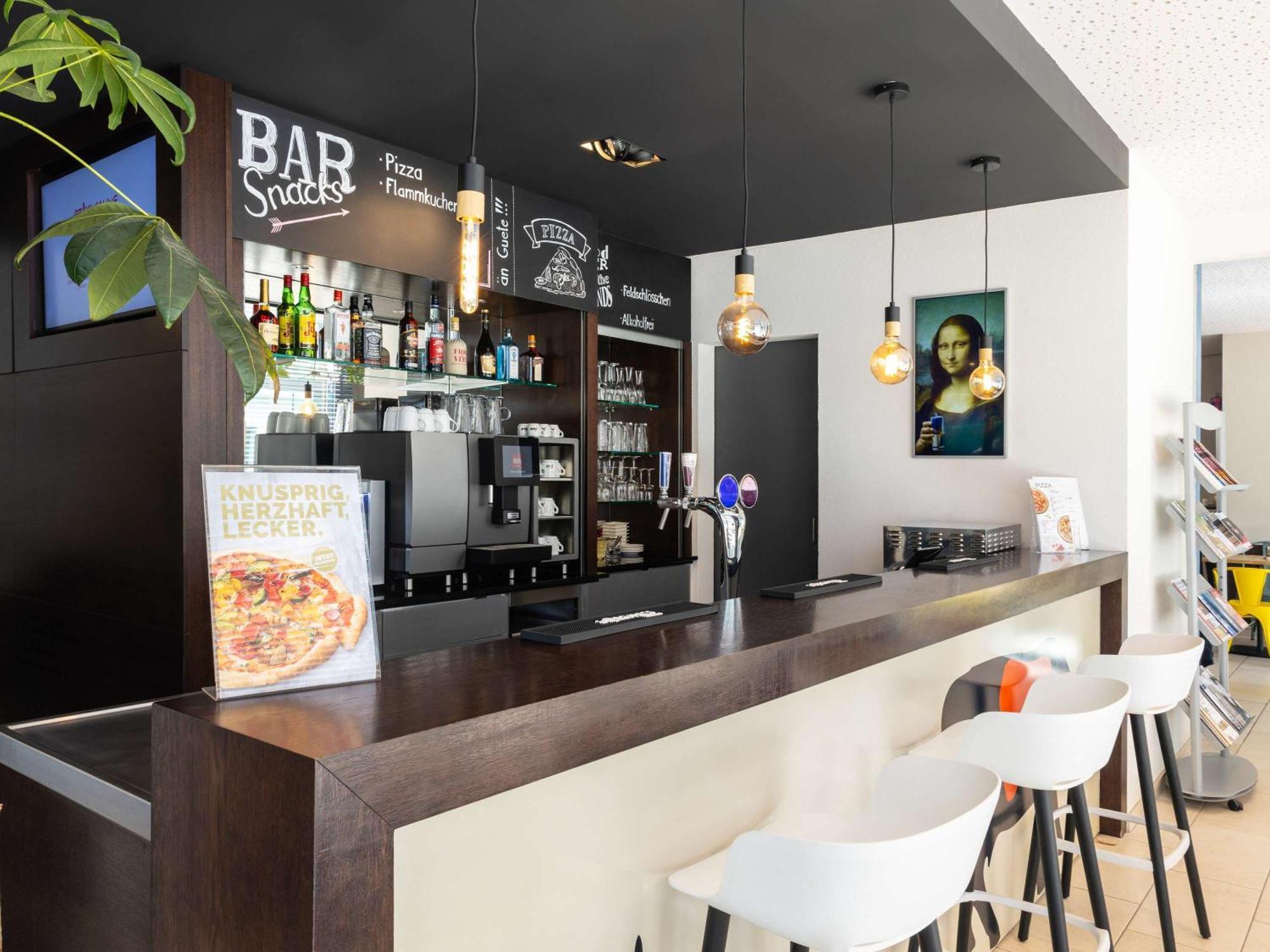 Hotel Ibis Basel Bahnhof Esterno foto