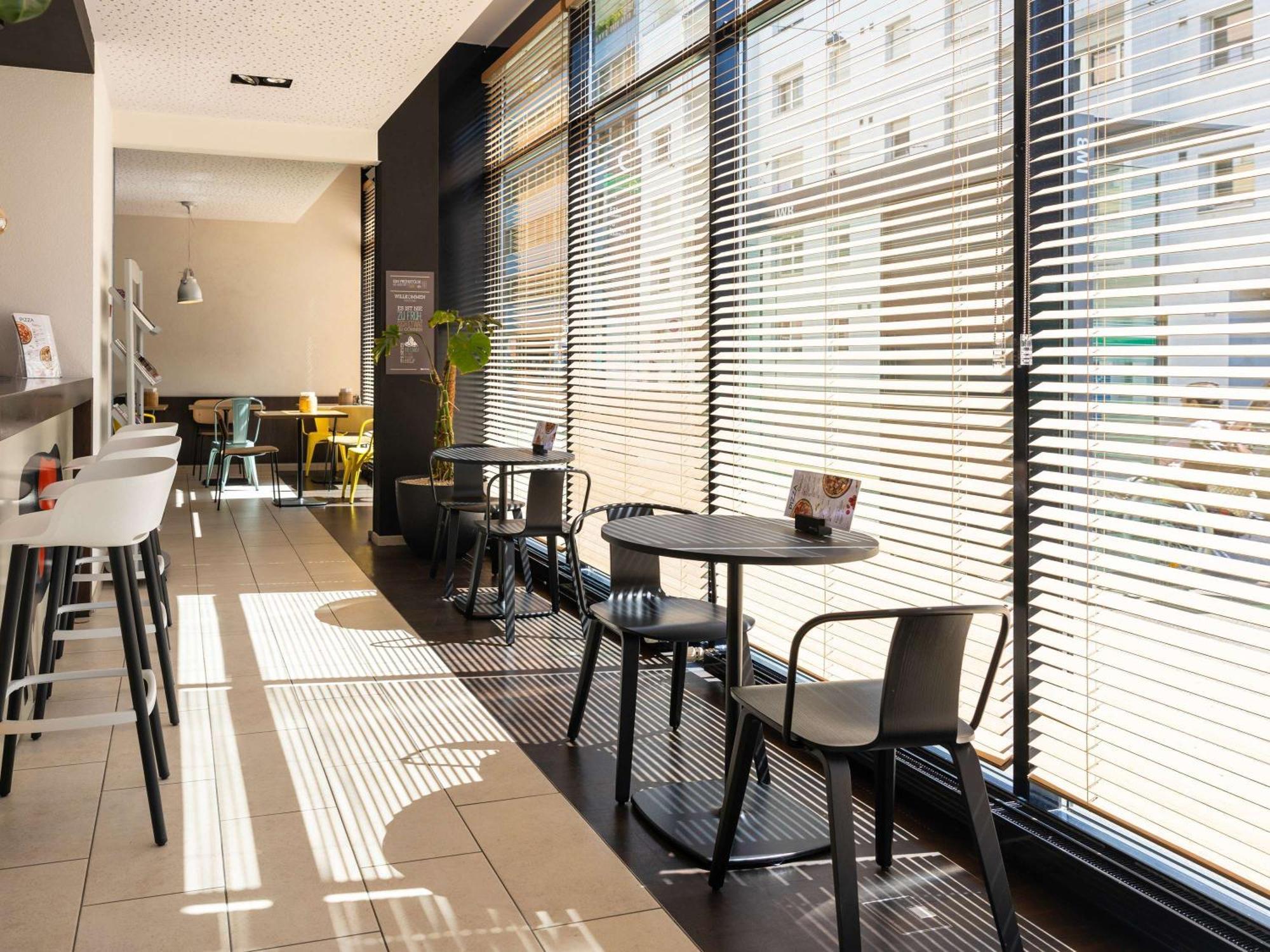 Hotel Ibis Basel Bahnhof Esterno foto