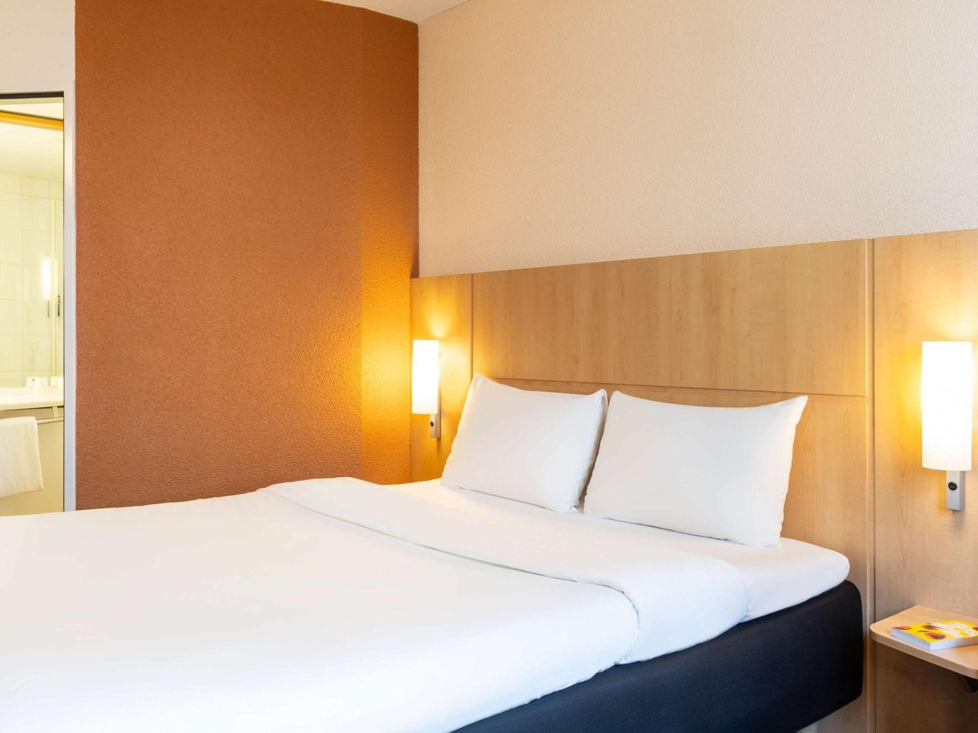Hotel Ibis Basel Bahnhof Esterno foto
