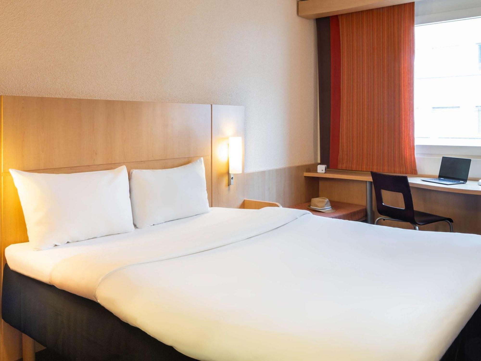 Hotel Ibis Basel Bahnhof Esterno foto