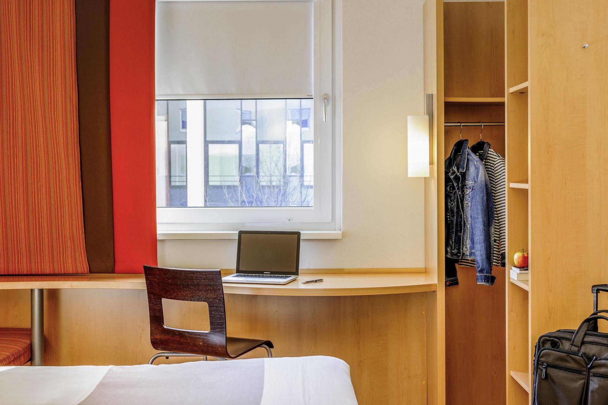 Hotel Ibis Basel Bahnhof Esterno foto