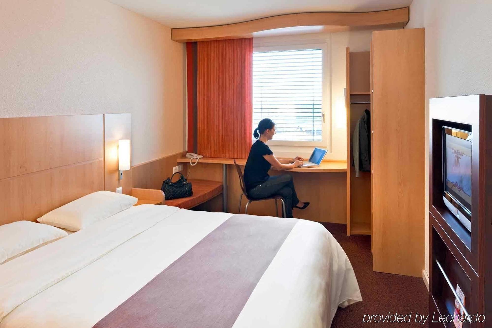 Hotel Ibis Basel Bahnhof Esterno foto